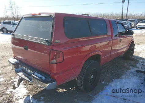 2000 Chevrolet S-10 Ls from USA, damaged, VIN 1GCDT19W4Y8106583